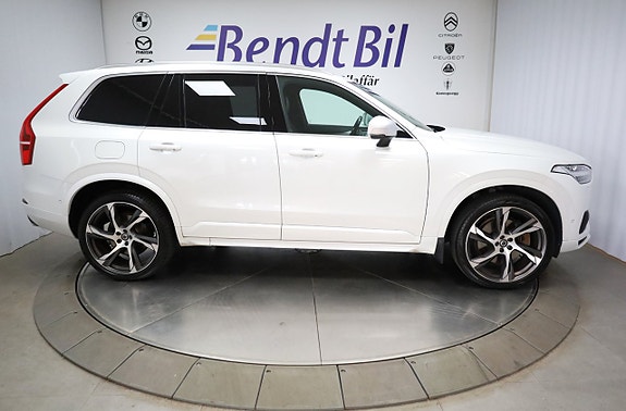 Volvo XC90 18 of 30