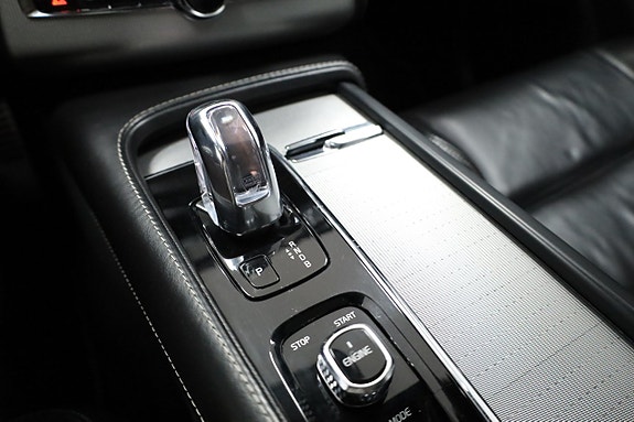 Volvo XC90 25 of 30