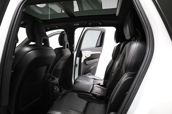 Volvo XC90 19 of 30