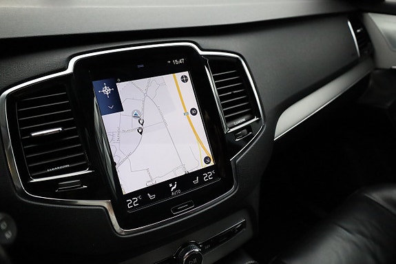 Volvo XC90 30 of 30