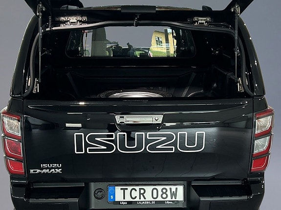 Isuzu D-max 8 of 8
