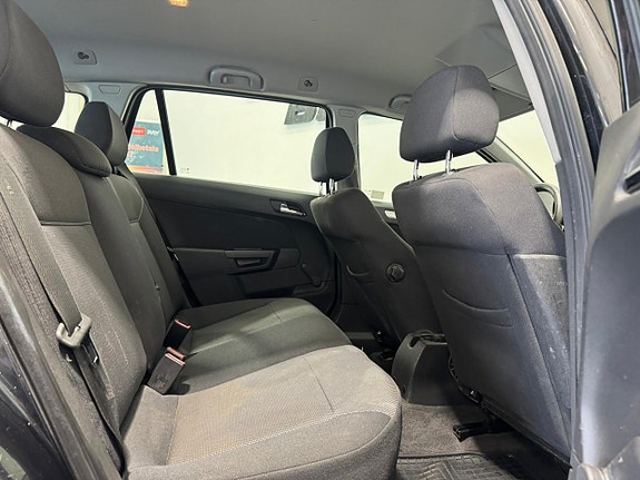 Opel Astra 12 of 17