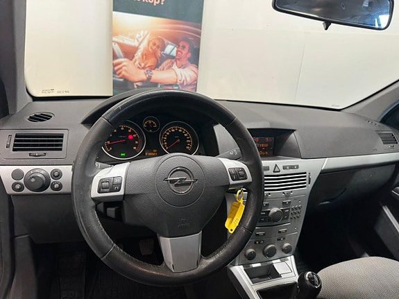 Opel Astra 15 of 17