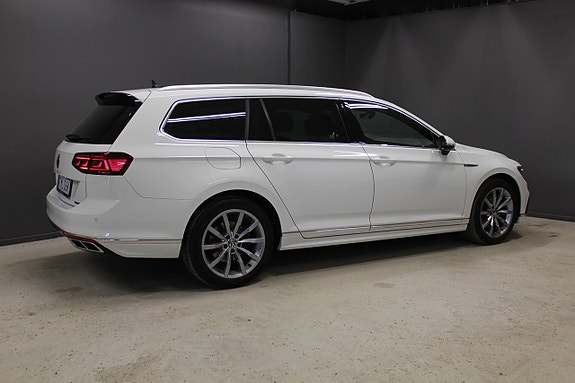 Volkswagen Passat 6 of 12