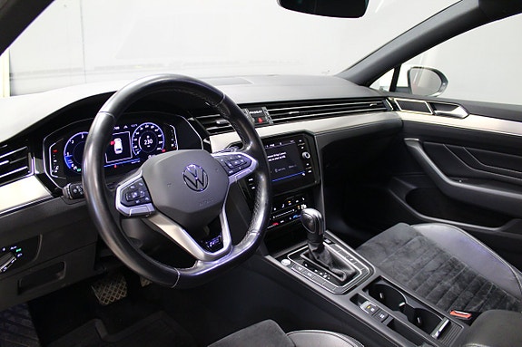 Volkswagen Passat 8 of 12