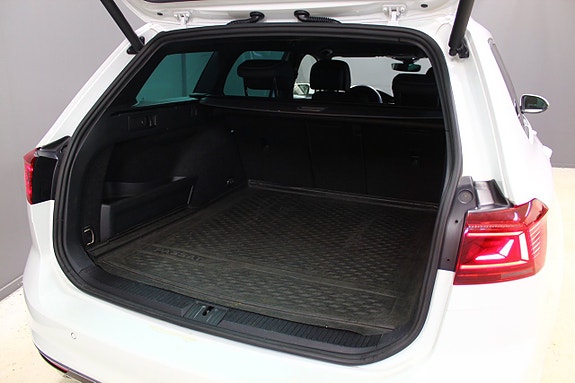 Volkswagen Passat 12 of 12