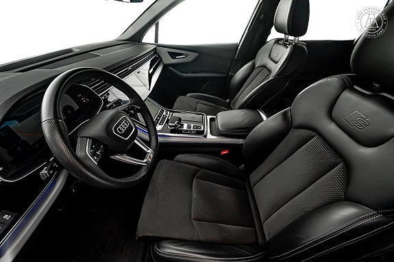 Audi Q7 4 of 5