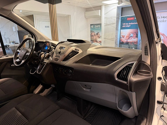 Ford Transit Custom 10 of 16
