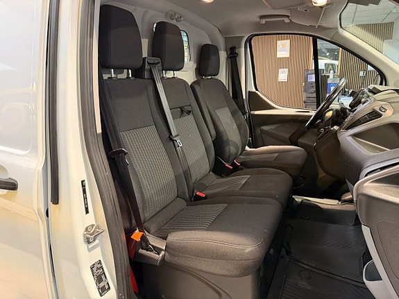 Ford Transit Custom 14 of 16
