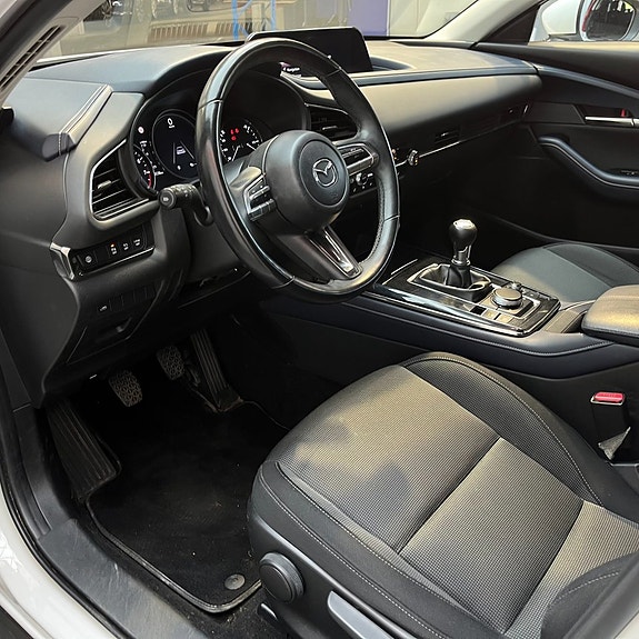 Mazda CX-30 8 of 13