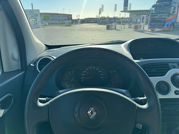 Renault Kangoo Express 11 of 19