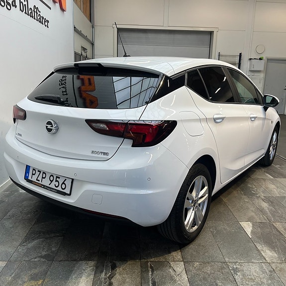 Opel Astra 4 of 5