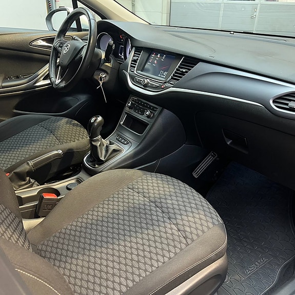 Opel Astra 11 of 12