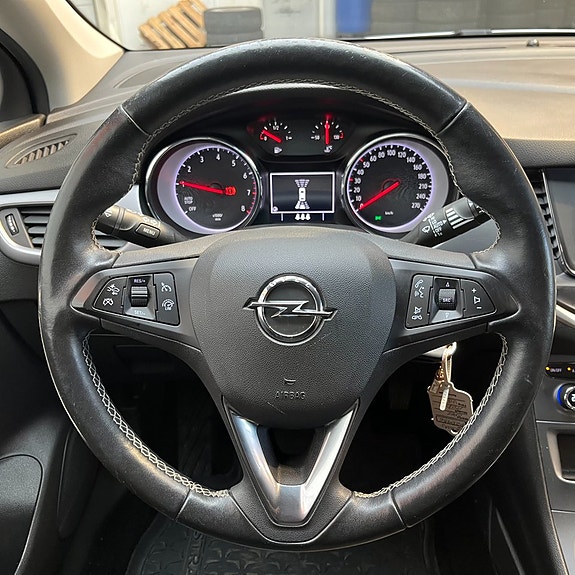 Opel Astra 10 of 12