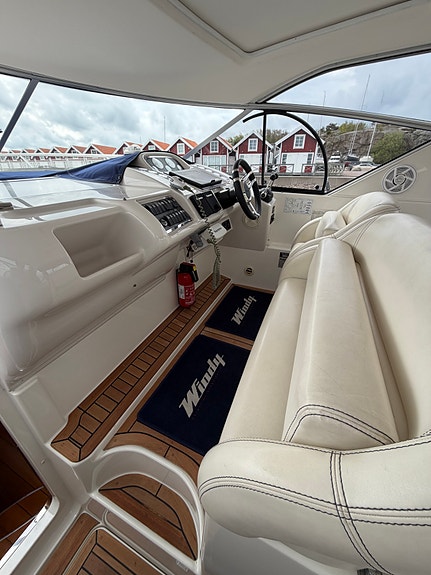 Windy 33 Scirocco HT 2x VP D4 260 -07 5 of 5