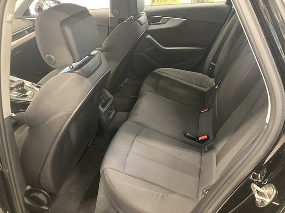 Audi A4 10 of 21