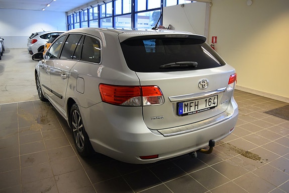 Toyota Avensis 5 of 5