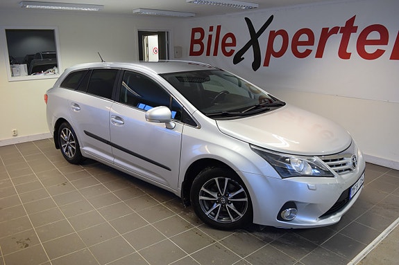 Toyota Avensis 2 of 5