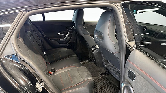 Mercedes-Benz CLA200 5 of 5