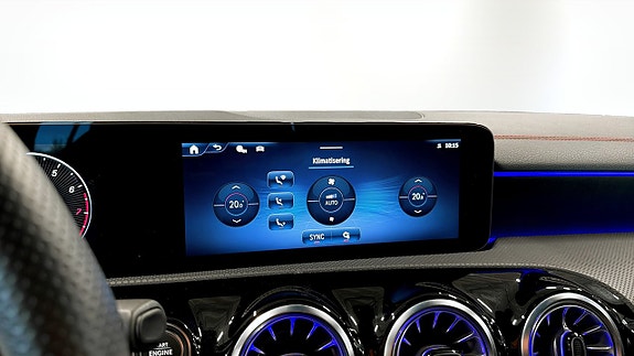 Mercedes-Benz CLA200 14 of 22