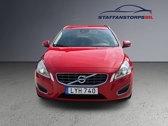 Volvo V60 2 of 11