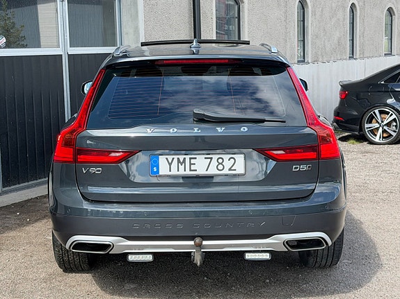Volvo V90 Cross Country 6 of 18