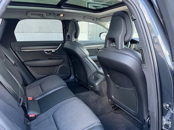 Volvo V90 Cross Country 12 of 18