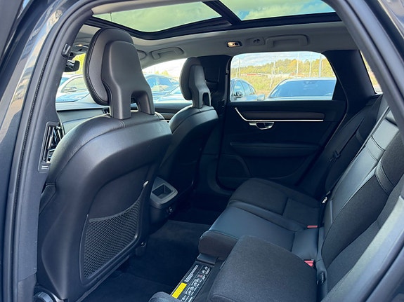 Volvo V90 Cross Country 11 of 18