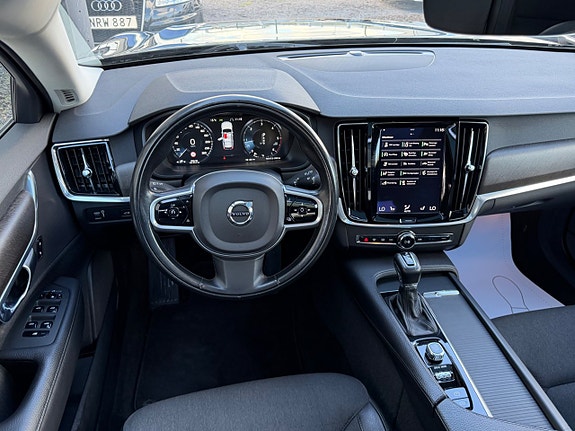 Volvo V90 Cross Country 9 of 18