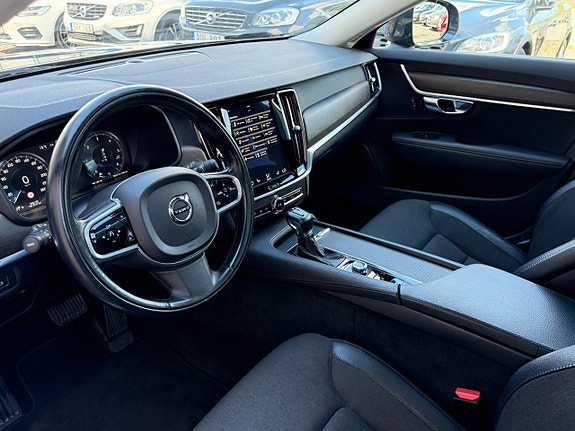 Volvo V90 Cross Country 8 of 18