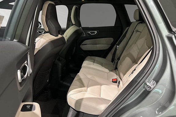 Volvo XC60 8 of 22