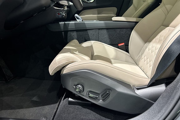 Volvo XC60 16 of 22