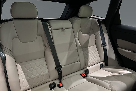 Volvo XC60 11 of 22