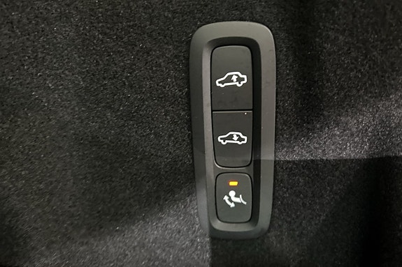 Volvo XC60 13 of 22