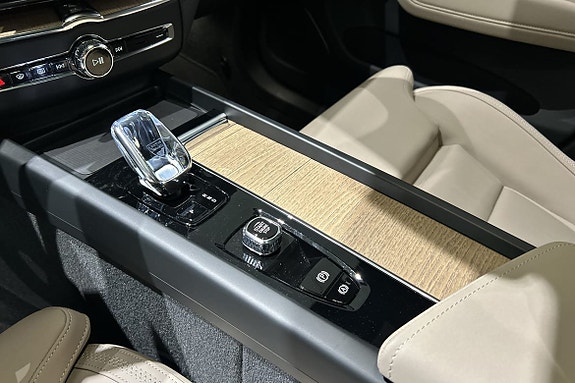 Volvo XC60 17 of 22
