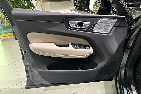 Volvo XC60 15 of 22