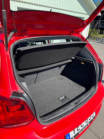 Volkswagen Polo 3 of 5