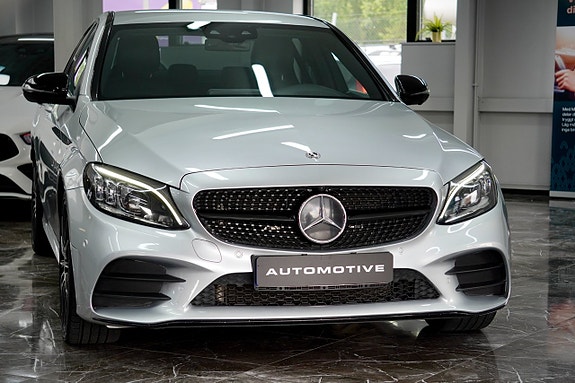 Mercedes-Benz C400 9 of 19