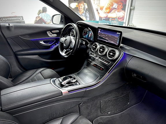 Mercedes-Benz C400 16 of 19
