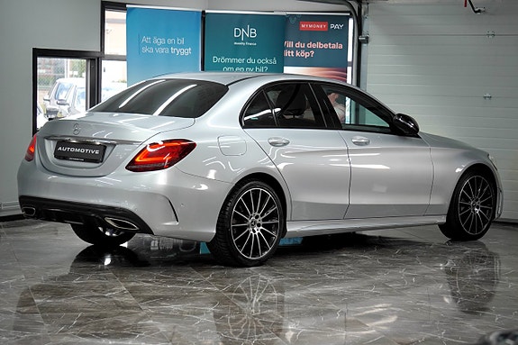 Mercedes-Benz C400 5 of 5