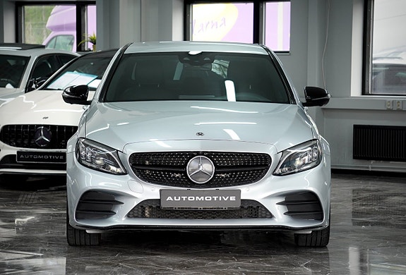 Mercedes-Benz C400 3 of 5