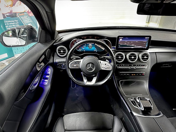 Mercedes-Benz C400 14 of 19
