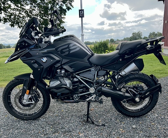 BMW BMW 1250 GS Performance Triple Black 2 of 5