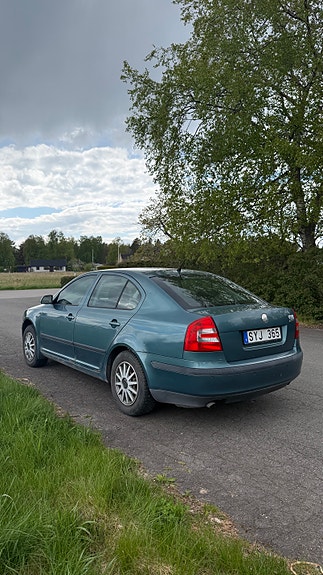 Skoda Octavia 2 of 5