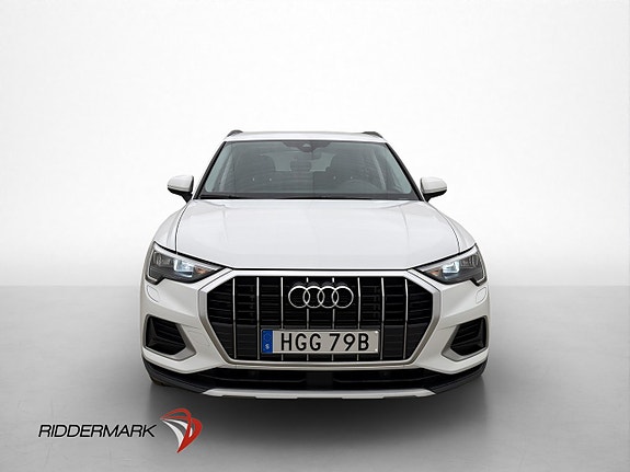 Audi Q3 2 of 5