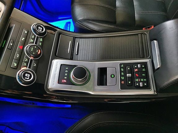 Land Rover Range Rover Sport 8 of 13