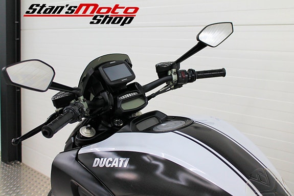 Ducati Diavel Carbon ABS Termignoni 16 of 17