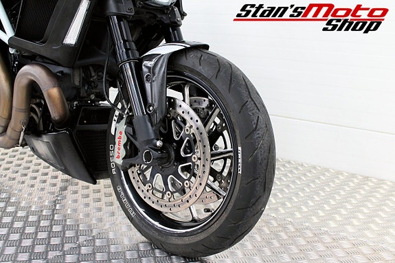 Ducati Diavel Carbon ABS Termignoni 6 of 17