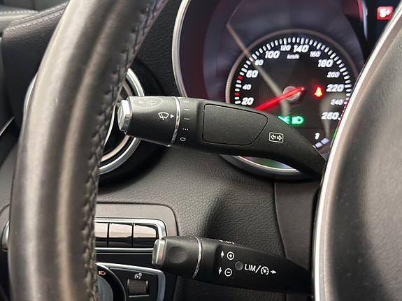 Mercedes-Benz C250 13 of 30