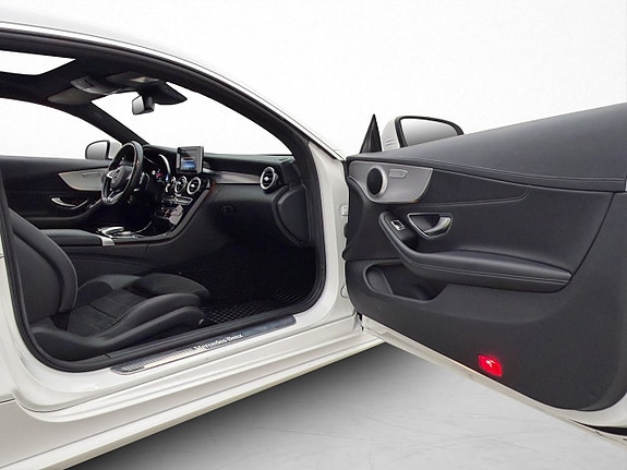 Mercedes-Benz C250 24 of 30